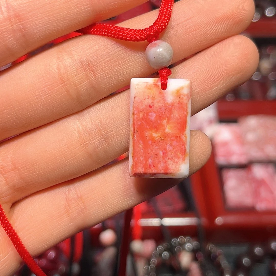 天然辰砂打磨原石无事牌