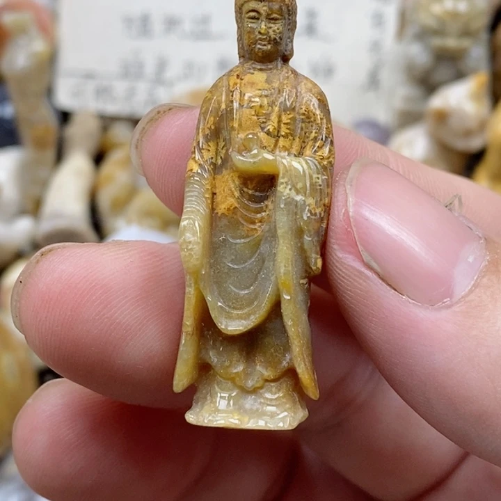 颈饰未镶嵌硅化珊瑚（珊瑚玉）有瑕