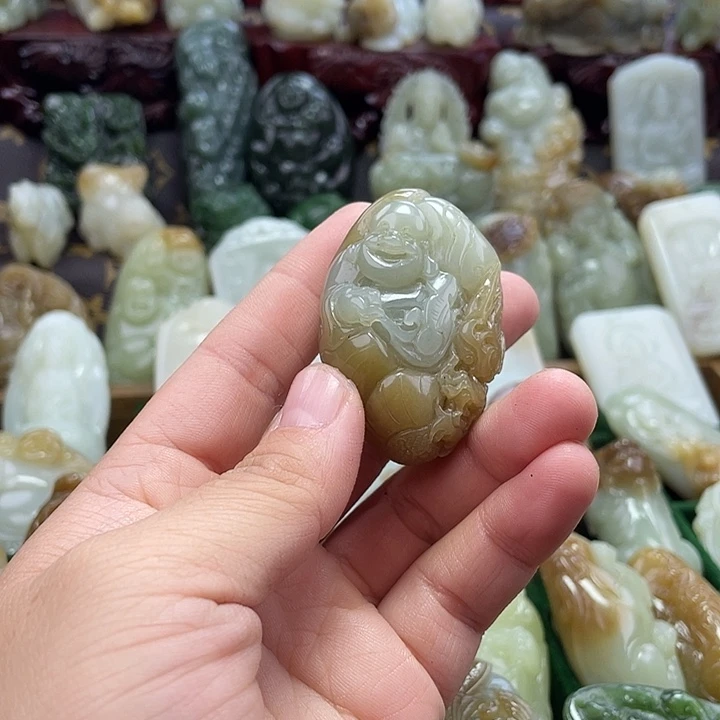 和田玉（糖玉）未镶嵌颈饰