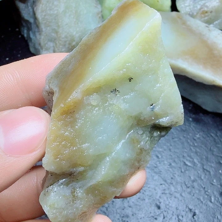 未镶嵌和田玉（糖玉）珠宝奇石