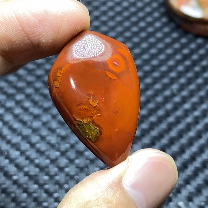 玛瑙/玉髓颈饰未镶嵌野**光