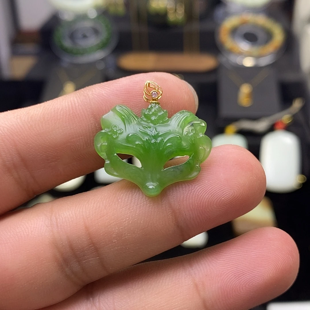 和田玉18K金镶嵌颈饰