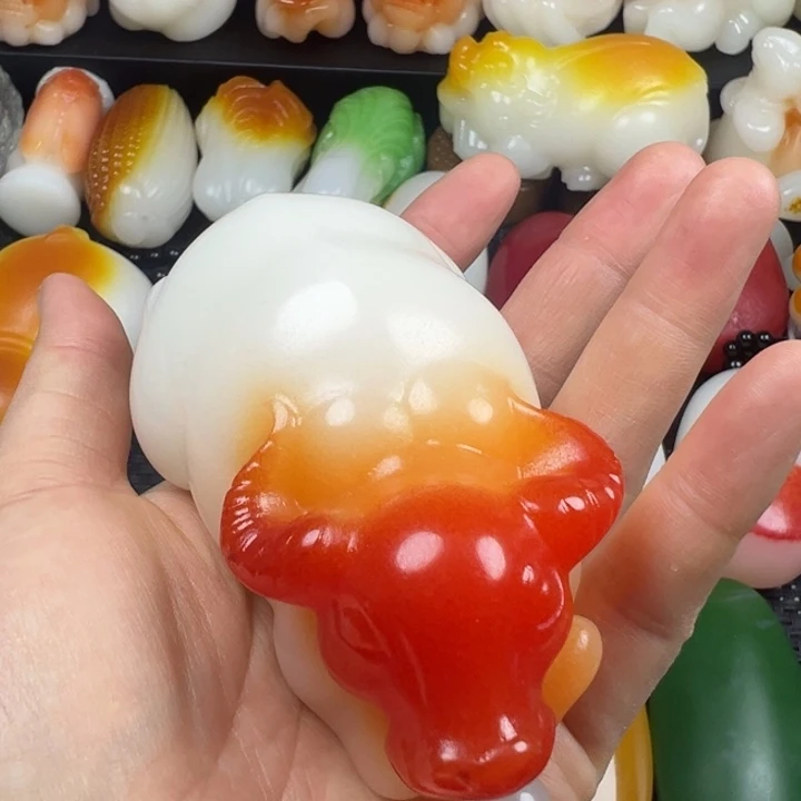 新疆戈壁五彩石金丝