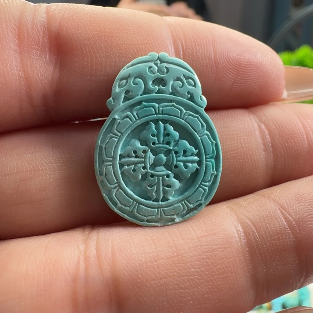 绿松石未镶嵌颈饰