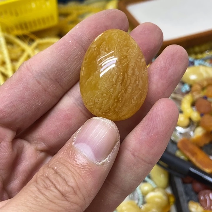 蜜蜡未镶嵌裸石吊坠