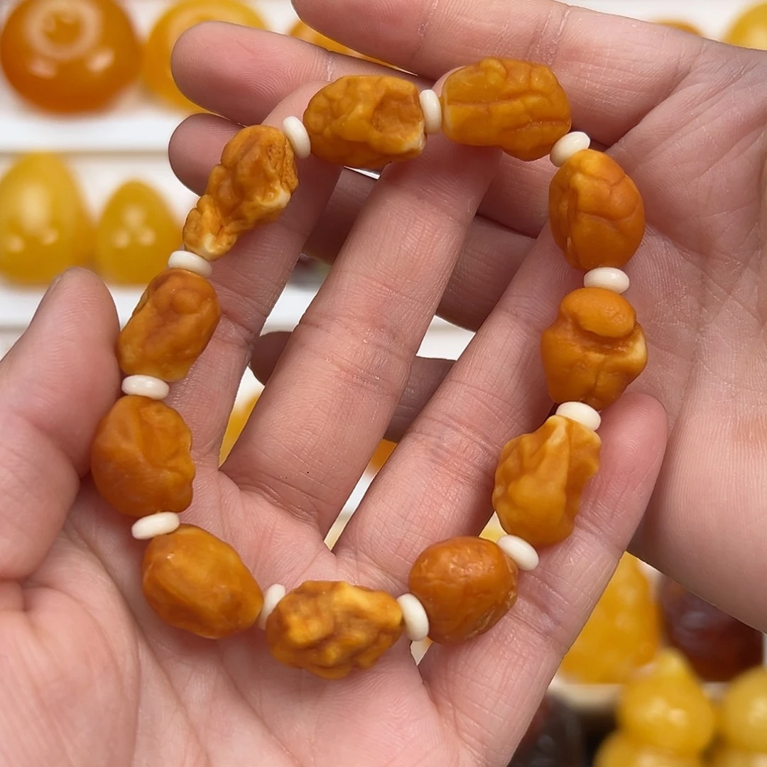 蜜蜡未镶嵌颈饰15.5克