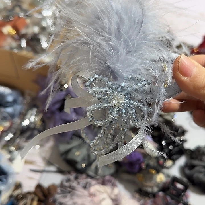 布艺铁合金抓夹-1