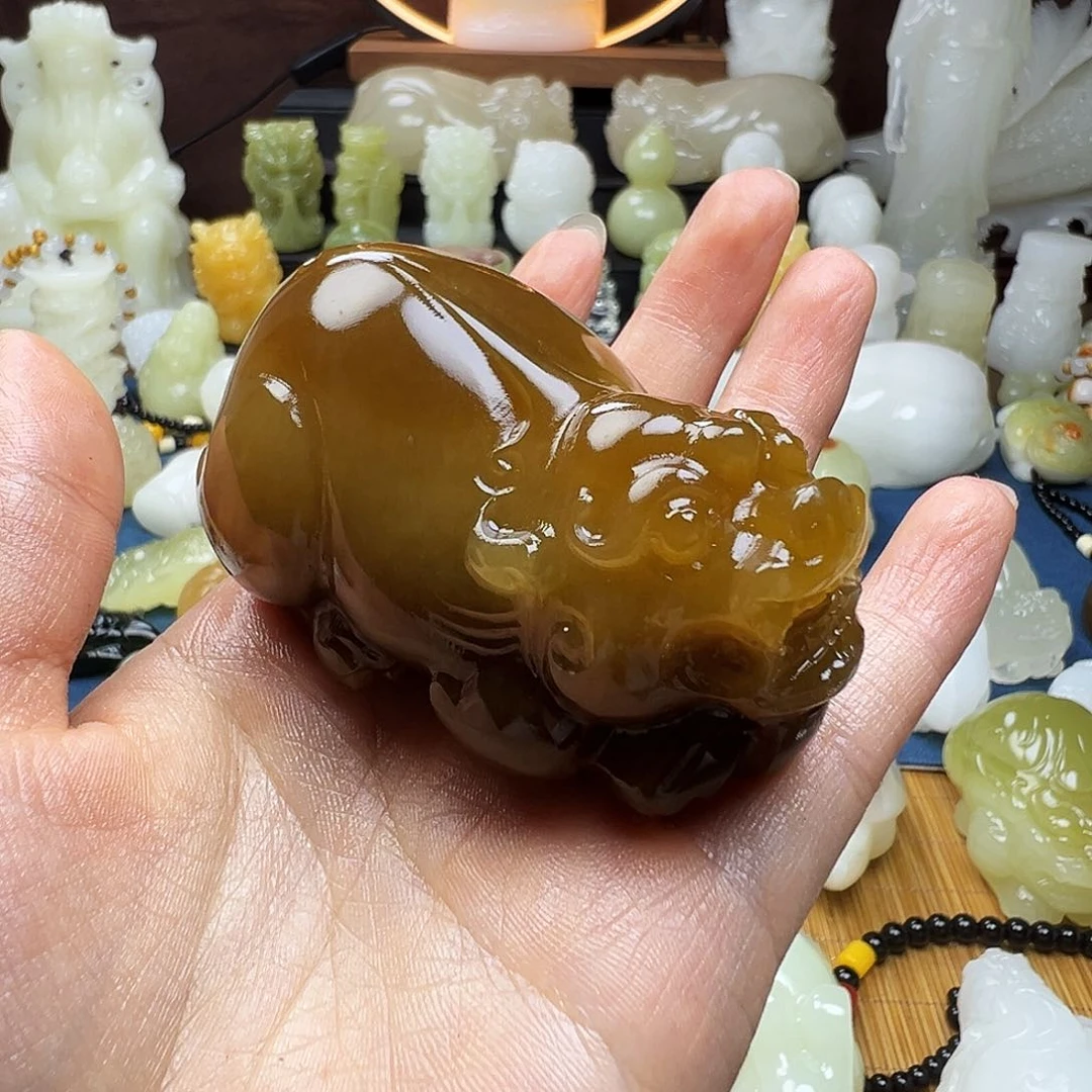 石材如*@手工雕刻红糖手把貔貅