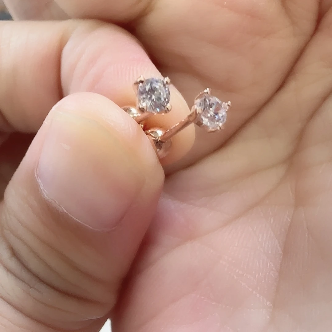 合成立方氧化锆耳饰18K金镶嵌