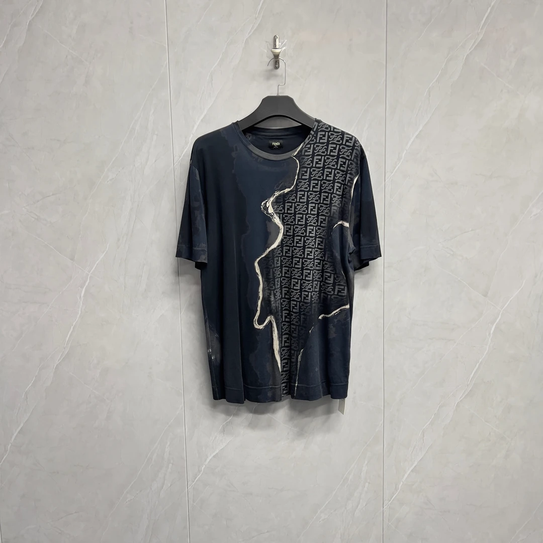 全新未使用 FENDI/芬迪 新款抽象Logo破坏短袖/11219/XL码