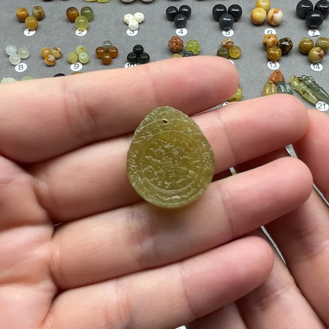 蛇纹石玉未镶嵌配珠