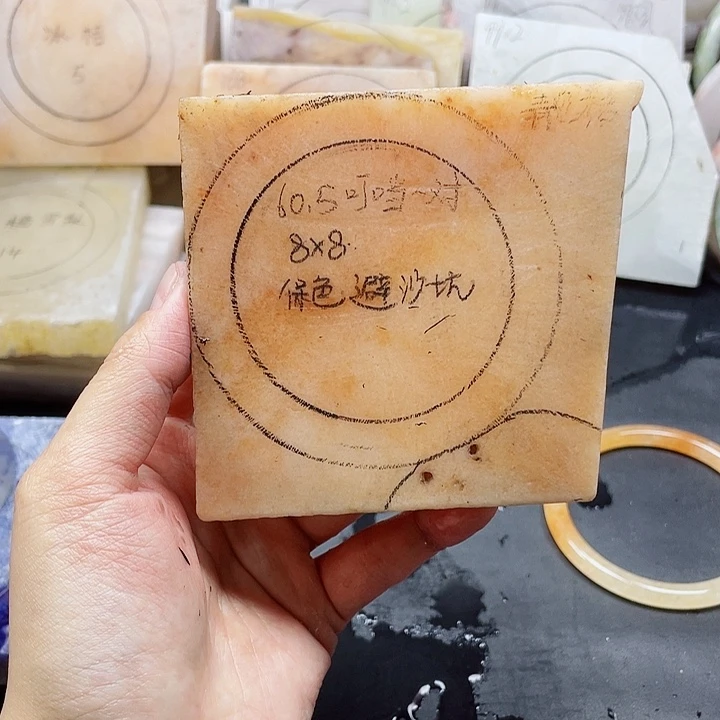 未镶嵌手镯石英质玉定制