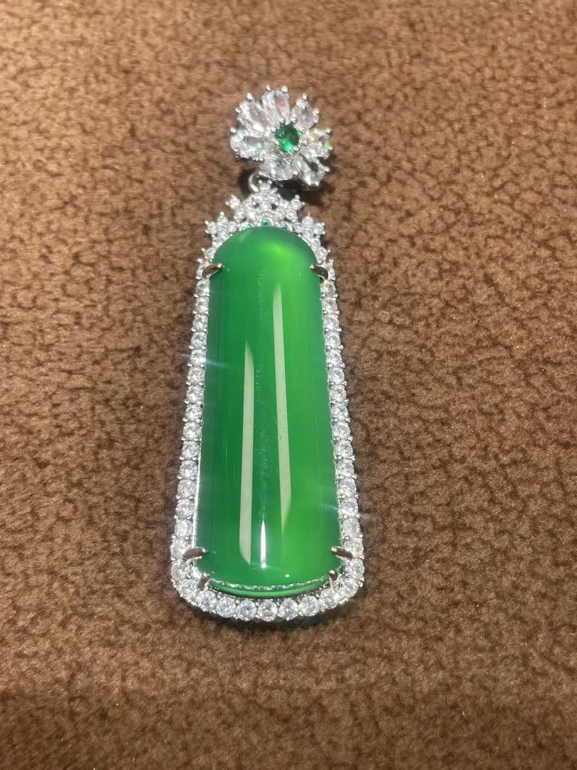 DW6006天然玉石设计师设计款平安无事牌挂件玉髓吊坠