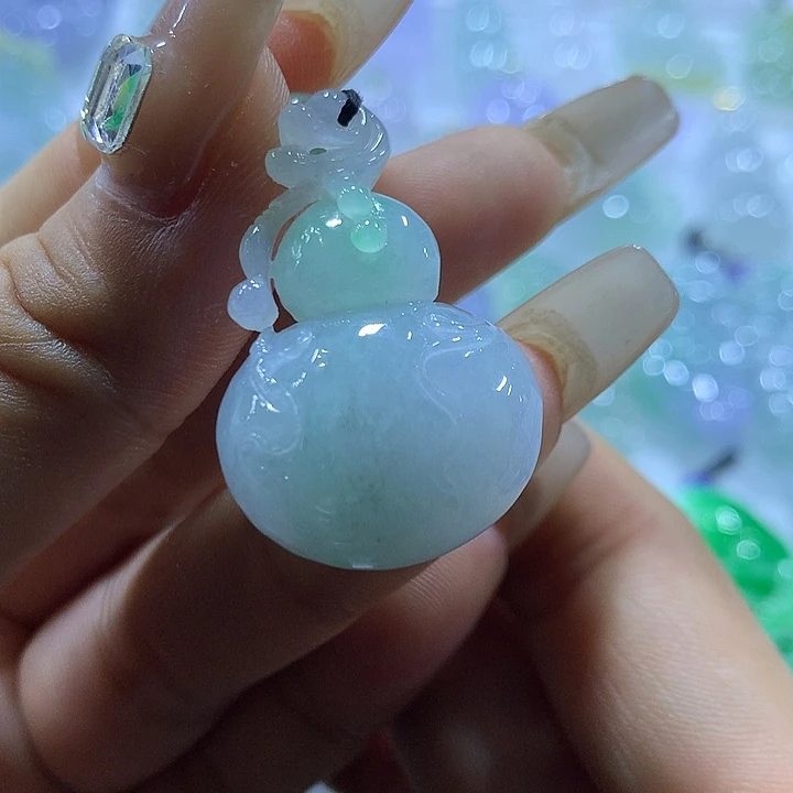 翡翠未镶嵌颈饰天然翡翠A货吊坠