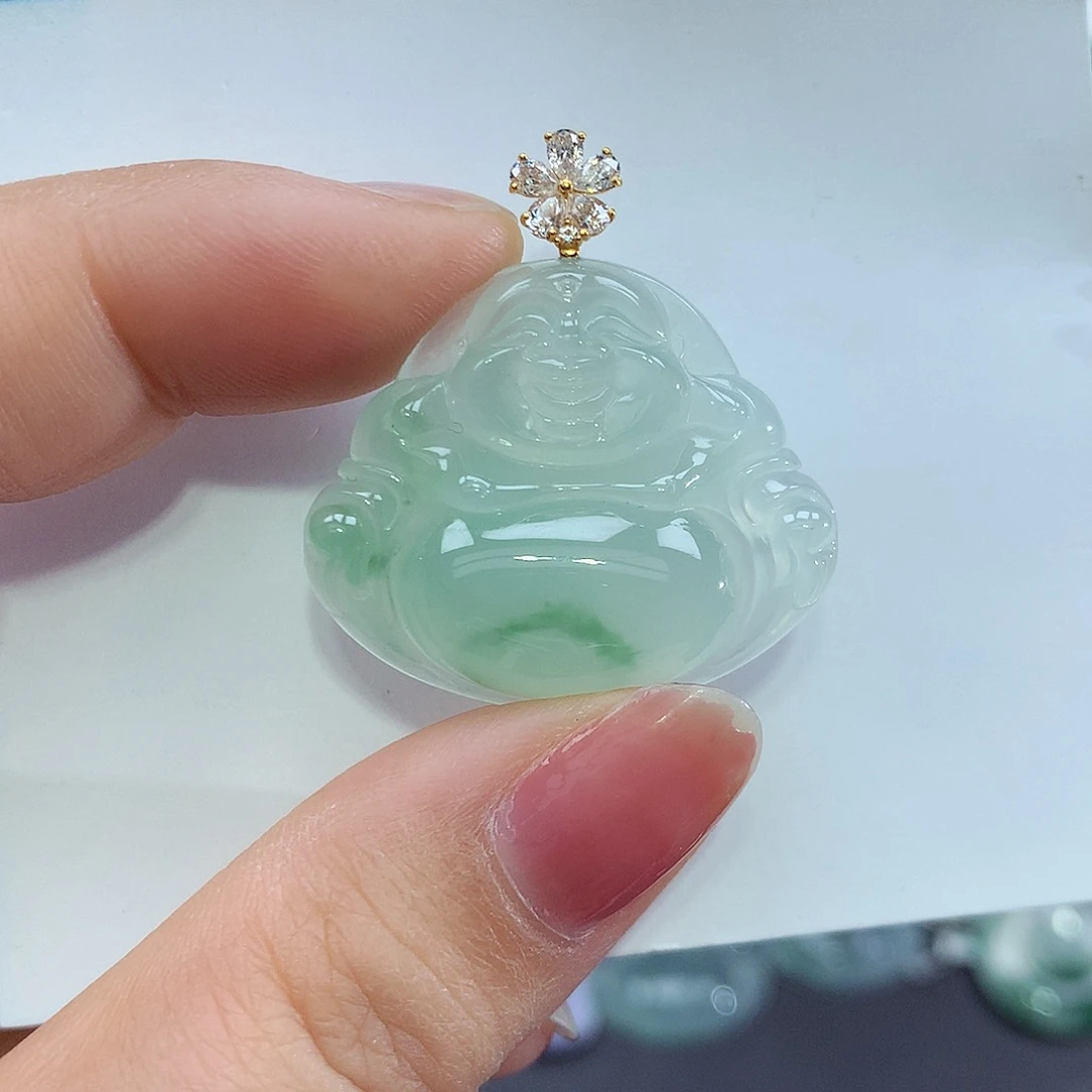 翡翠18K金镶嵌颈饰佛公