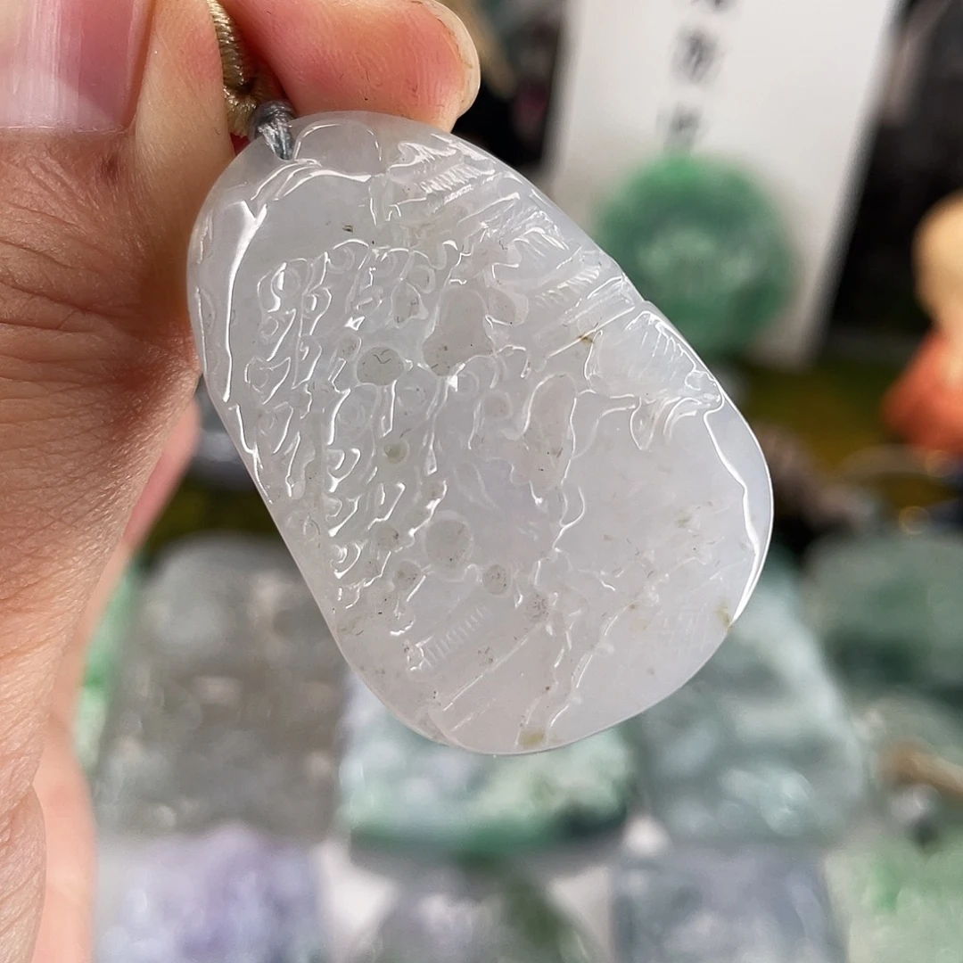 翡翠未镶嵌颈饰山水牌