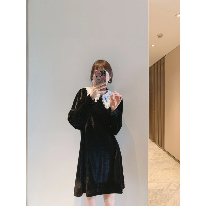 ◆张静芝 经典 蕾丝花边小翻领质感黑丝绒时尚连衣裙