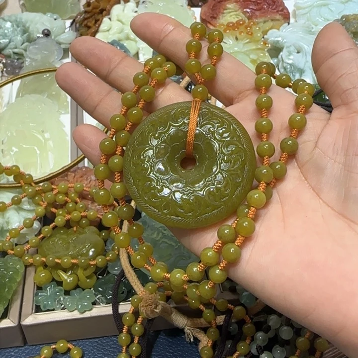 蛇纹石玉未镶嵌吊坠