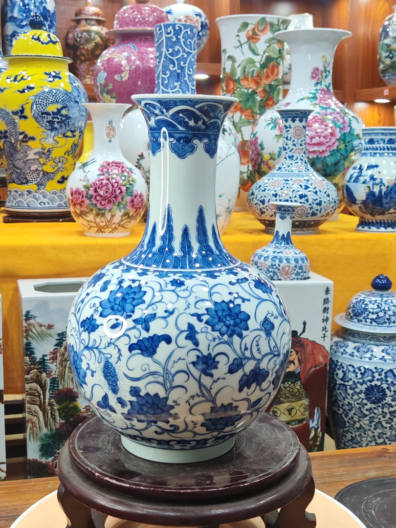 景德镇陶瓷青花赏瓶