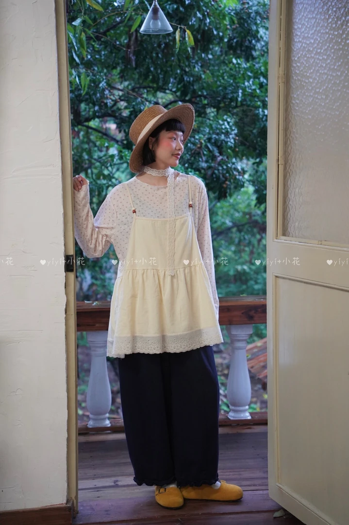 XH#8801#花边拼接背心马甲  FL
