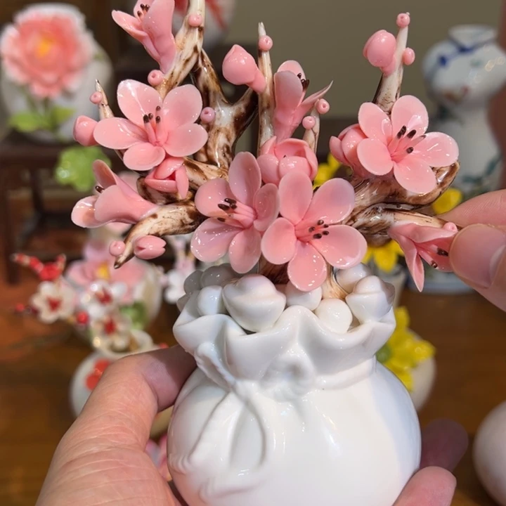 手工精致陶瓷摆件