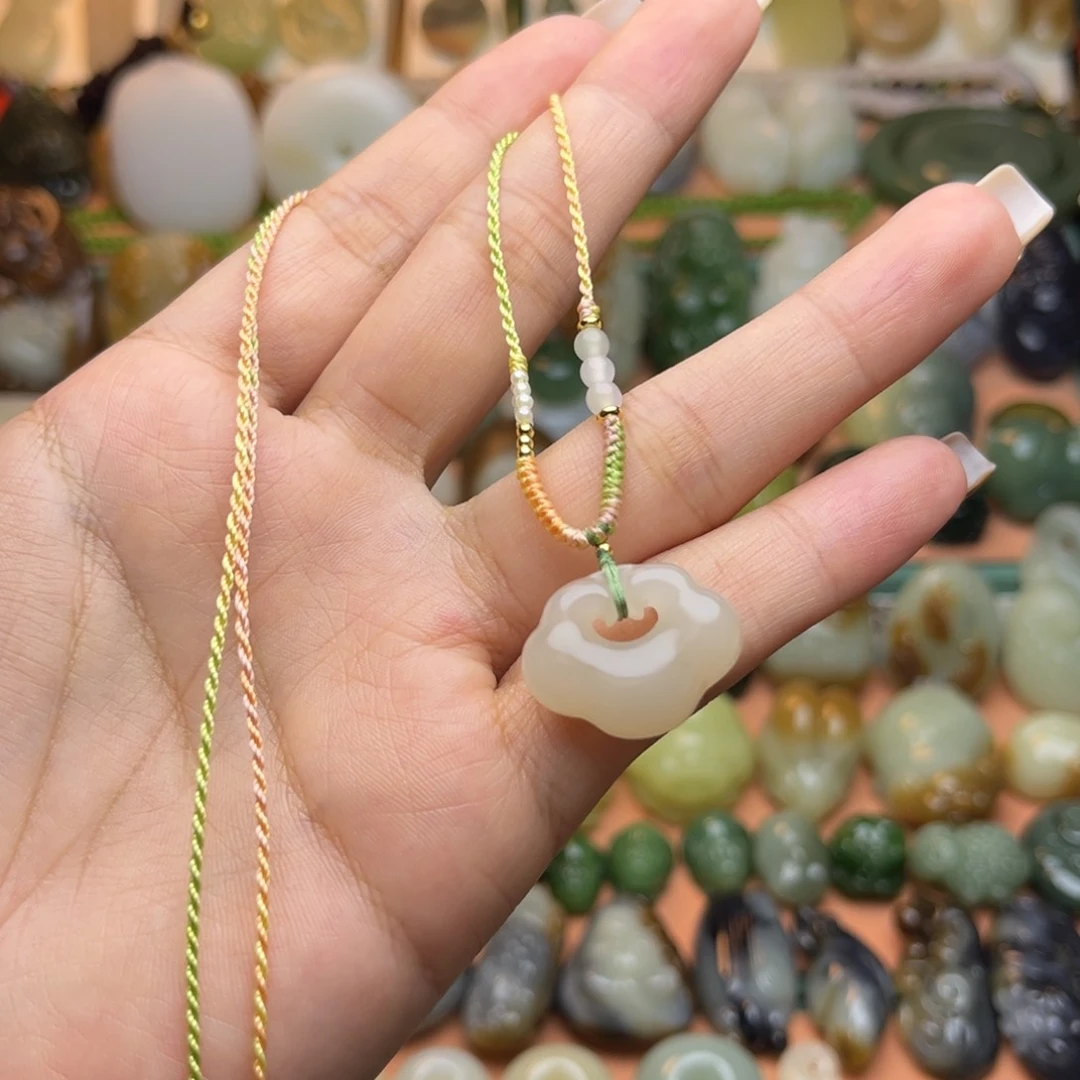 颈饰未镶嵌和田玉