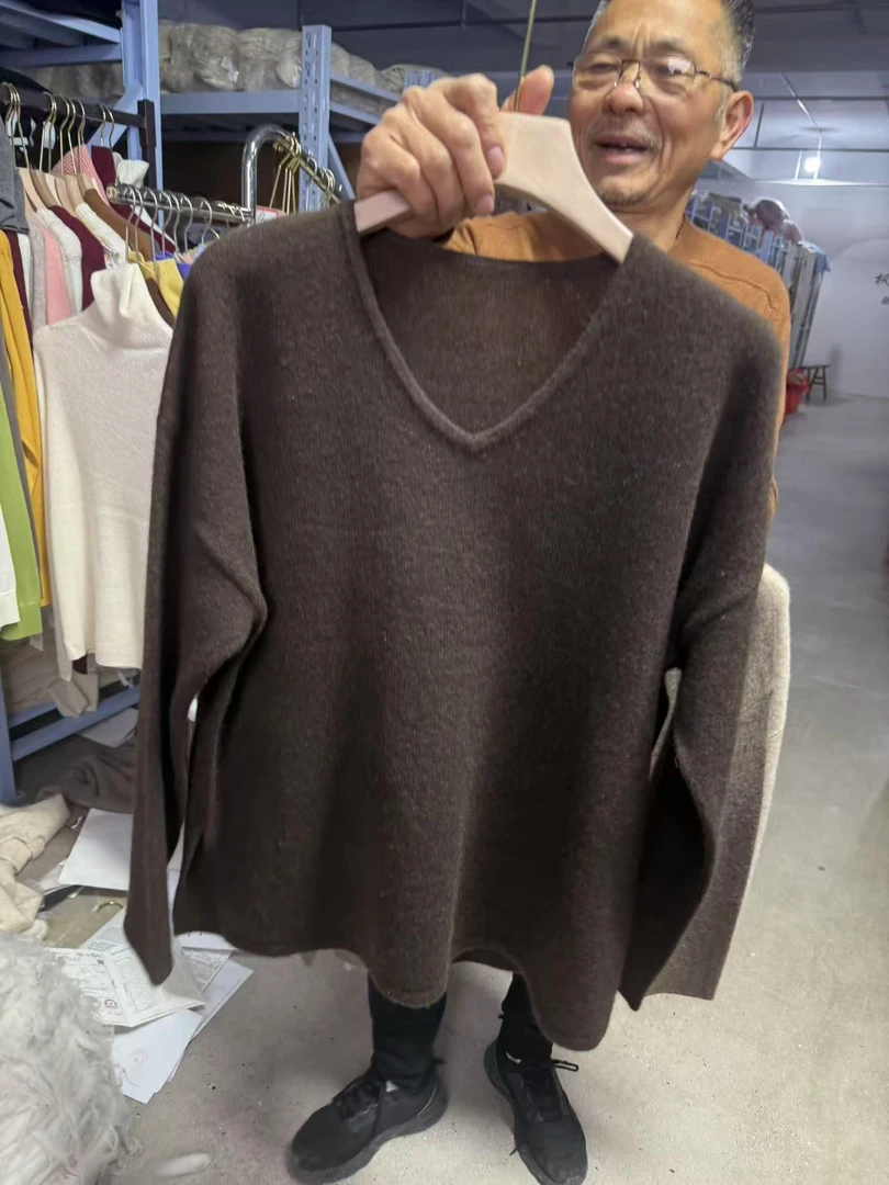 ##秋冬新款百分百100牦牛绒v领上衣1149