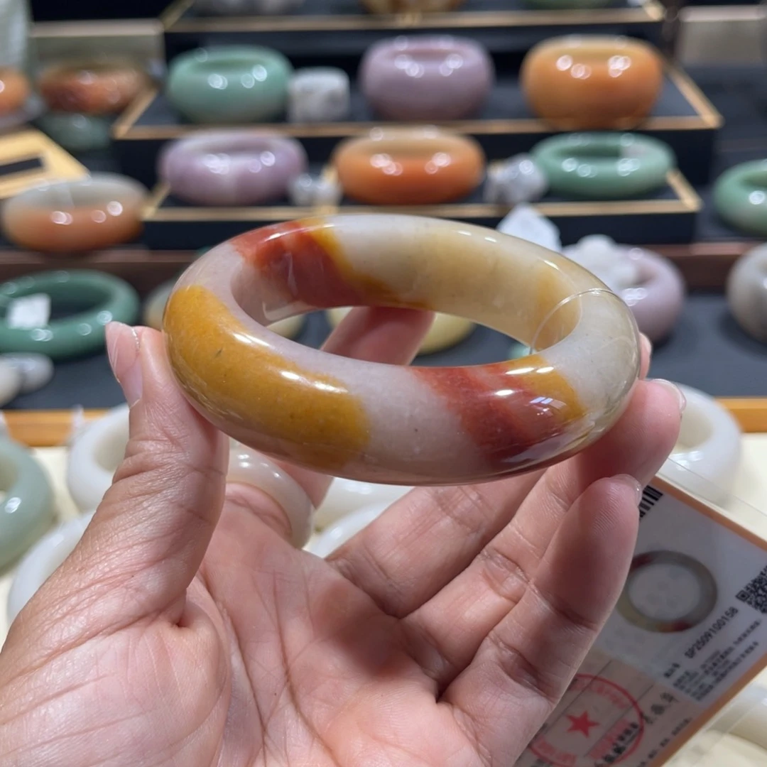 未镶嵌手镯石英岩玉