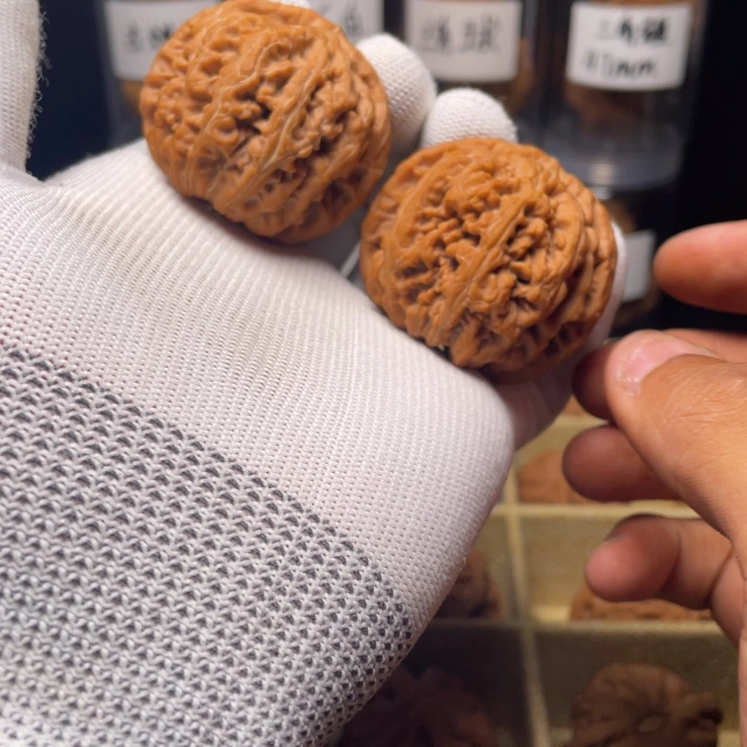 古***普吊坠文玩核桃46大粗筋
