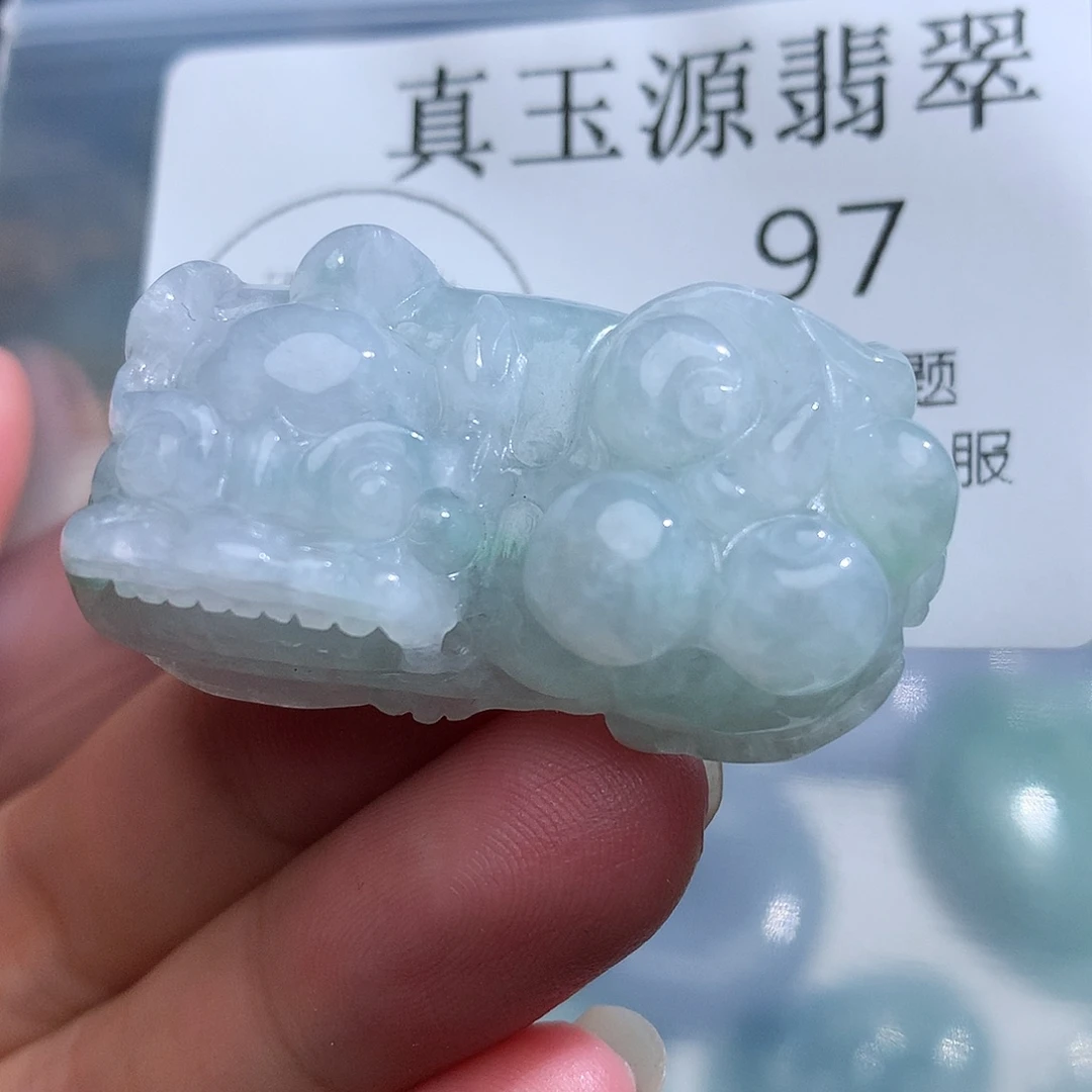 翡翠未镶嵌颈饰97