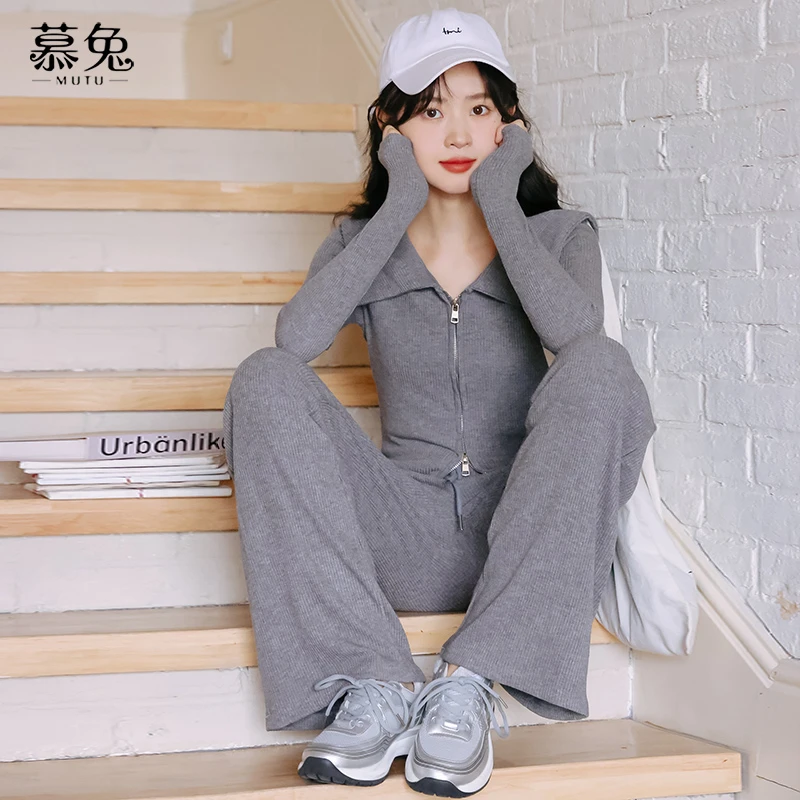 慕兔高级感休闲修身运动套装女2024秋季新款短款上衣阔腿裤两件套