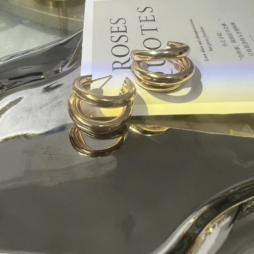 铜合金耳饰 圈圈银针925欧美爱心日韩耳环金色轻奢百搭耳圈