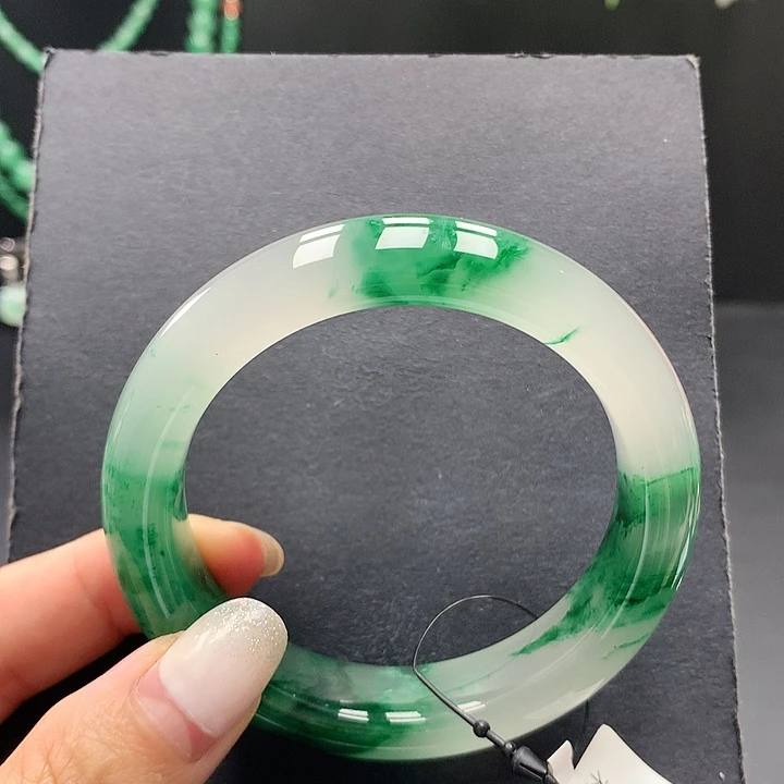 未镶嵌手镯石英质玉