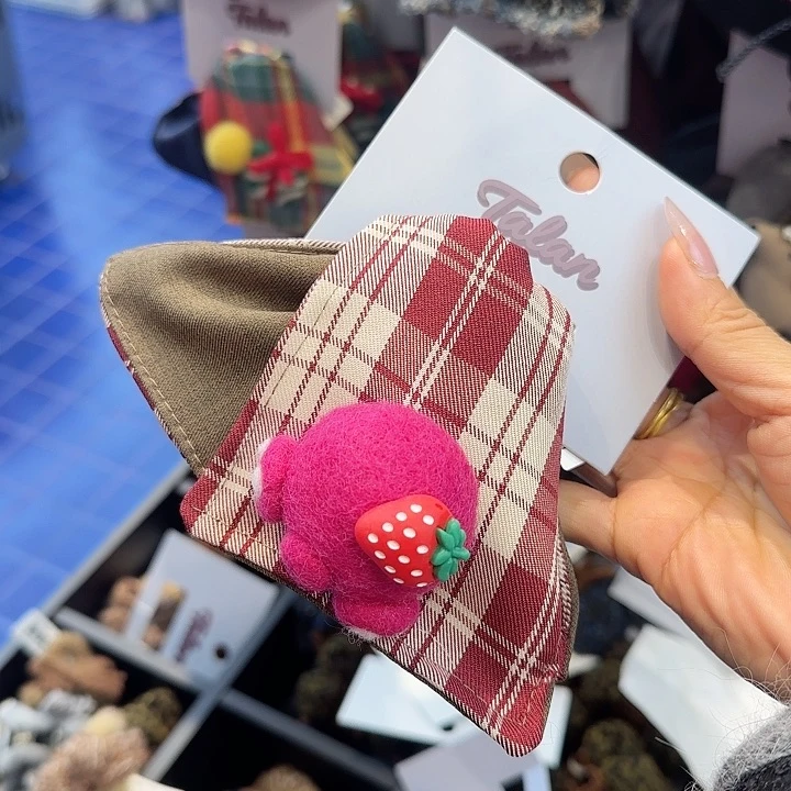 非金属布艺草莓熊屁屁 三角抓