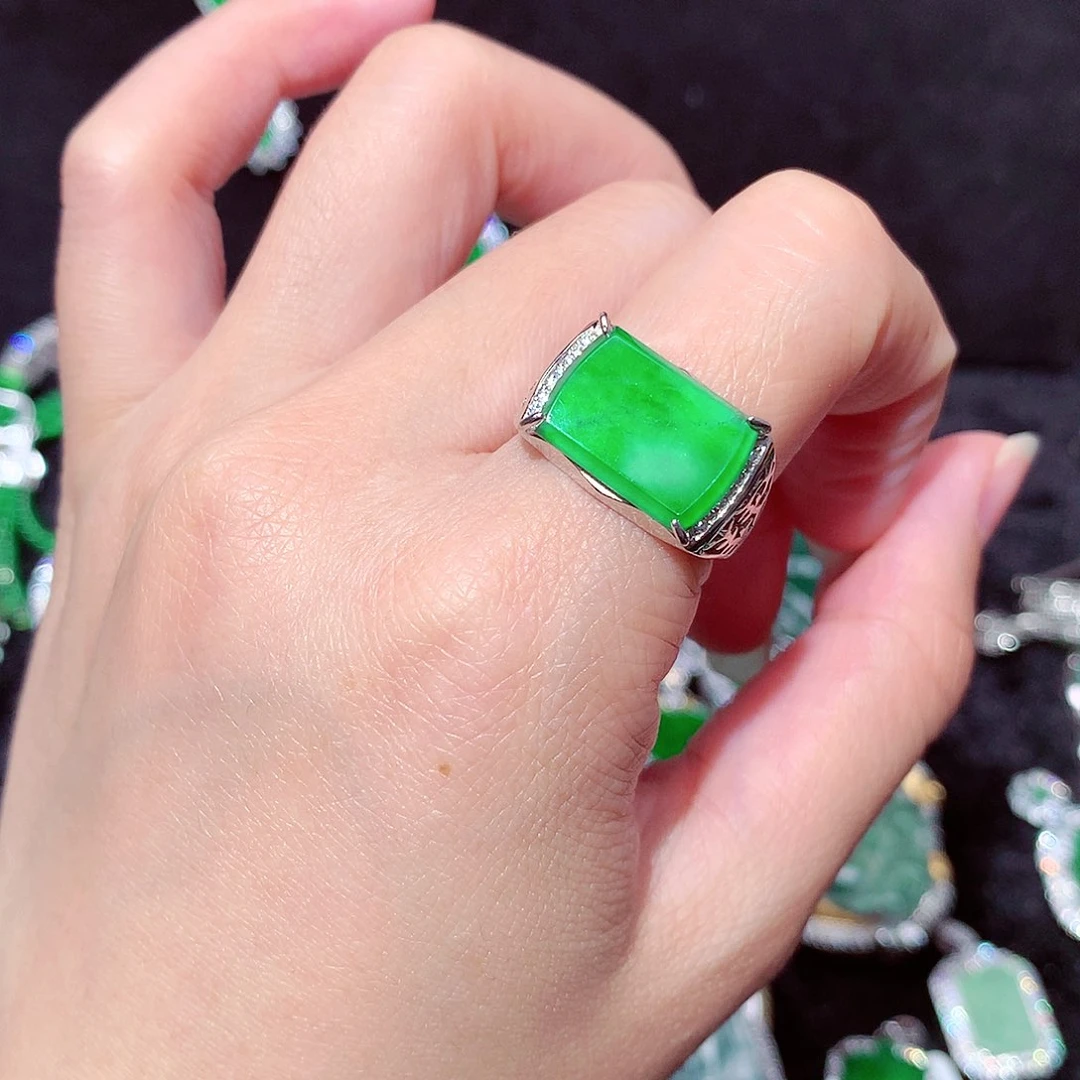 【闪购商品】翡翠吊坠(不含链)未镶嵌