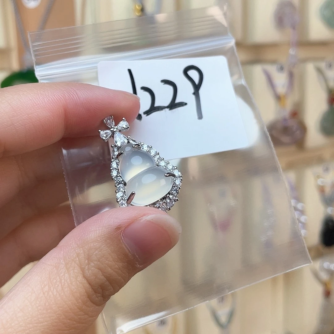 玛瑙/玉髓颈饰未镶嵌小****心