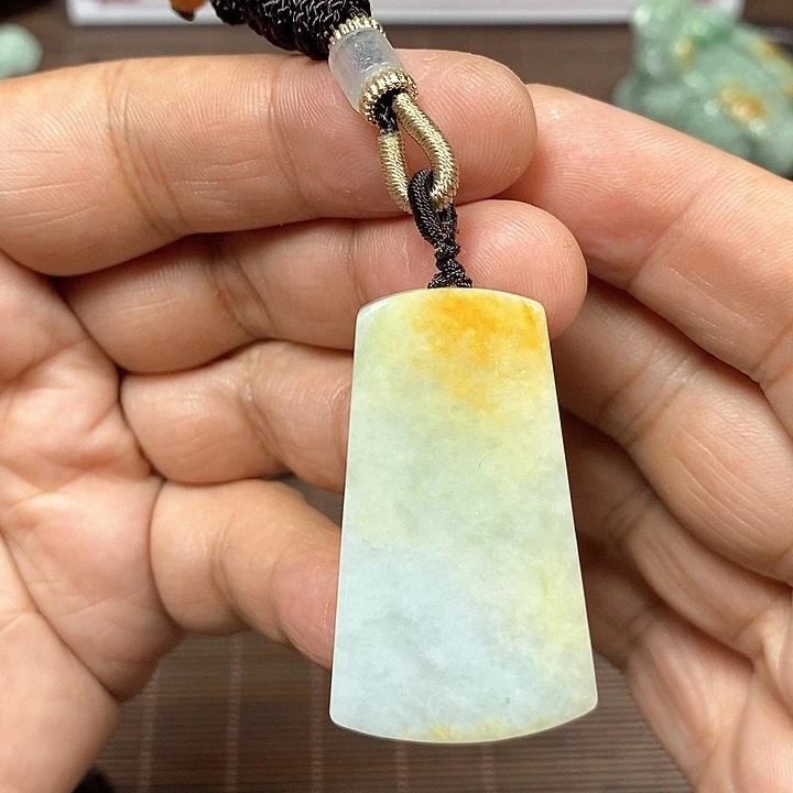 颈饰未镶嵌翡翠天然翡翠玉A货配证书
