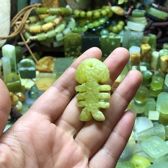 未镶嵌岫玉吊坠岫