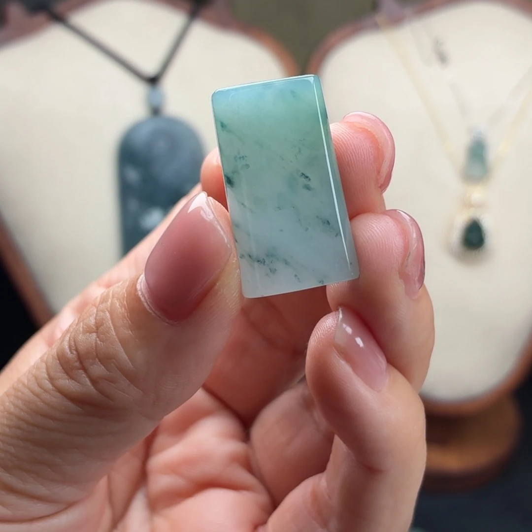 翡翠未镶嵌颈饰天然A货翡翠