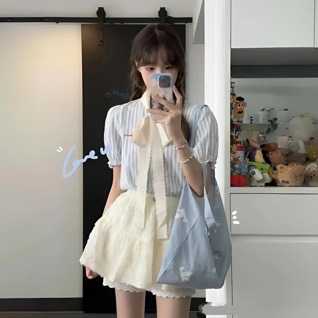 1027刺绣条纹短袖衬衣新款甜辣风蕾丝短裙设计出游穿搭女装学院风