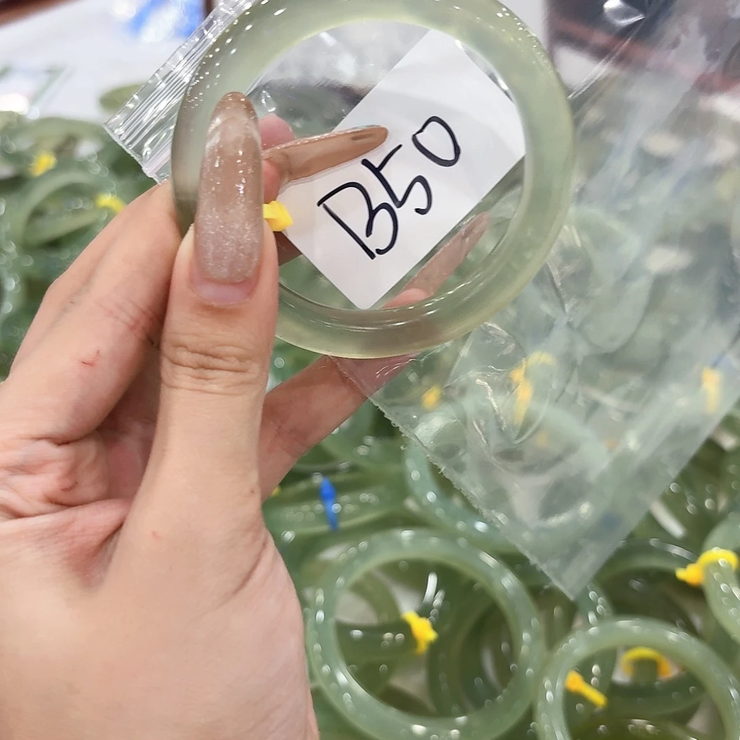 九***贸未镶嵌蛇纹石玉手镯