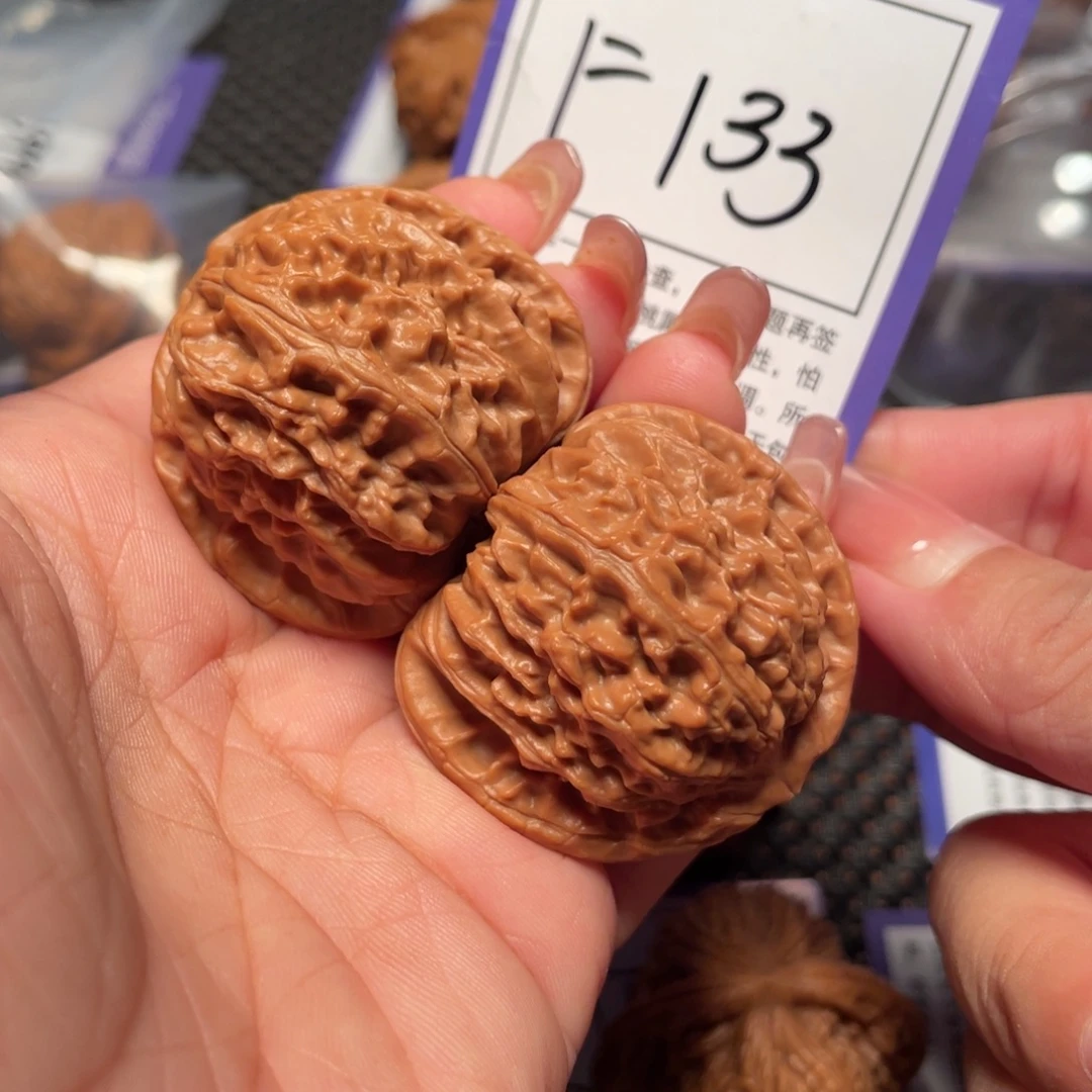 把件桃核133号白狮子40