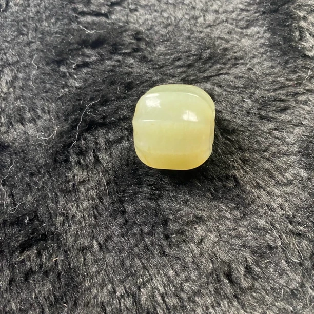 12C75清和田玉瓜珠