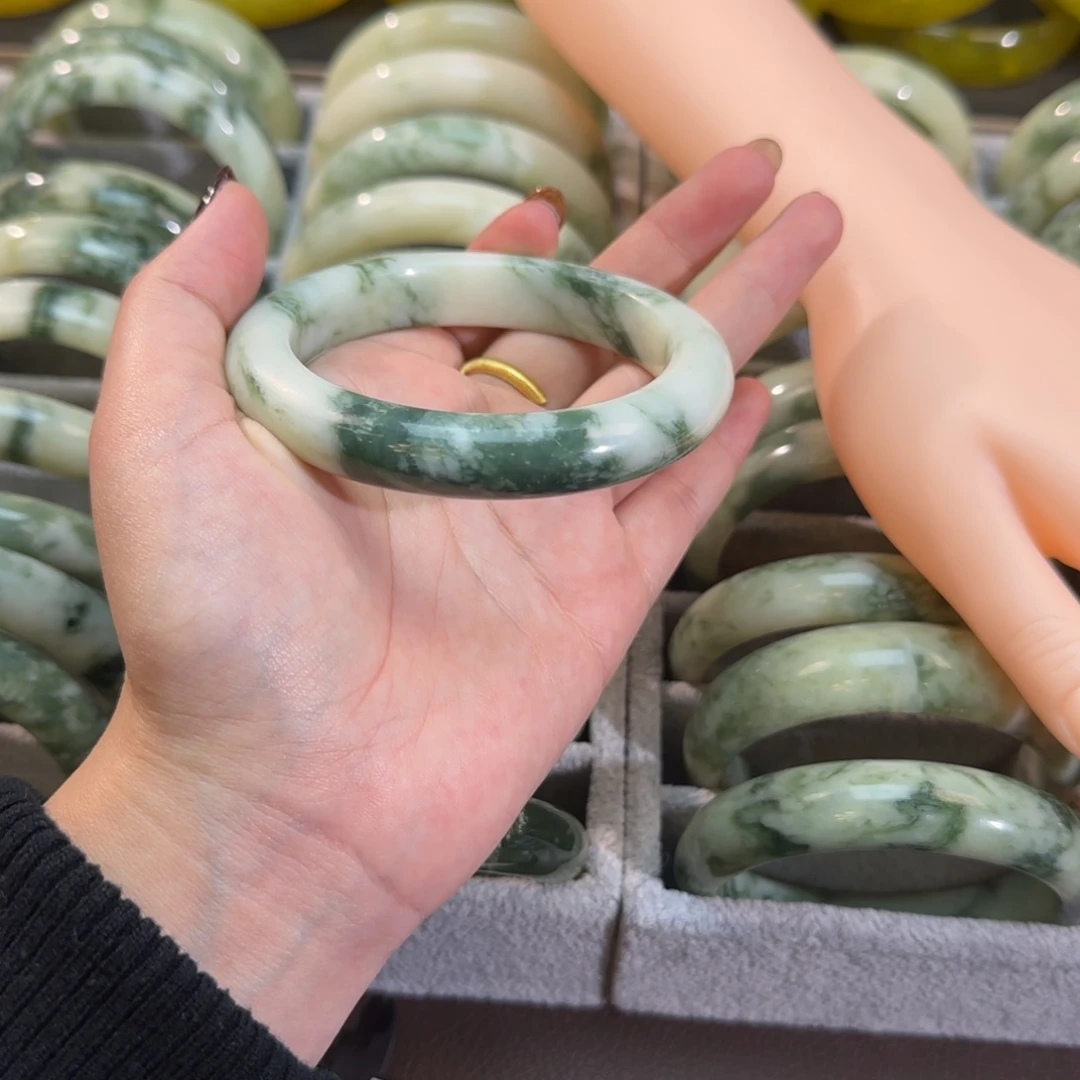 西***酸蛇纹石玉未镶嵌手镯