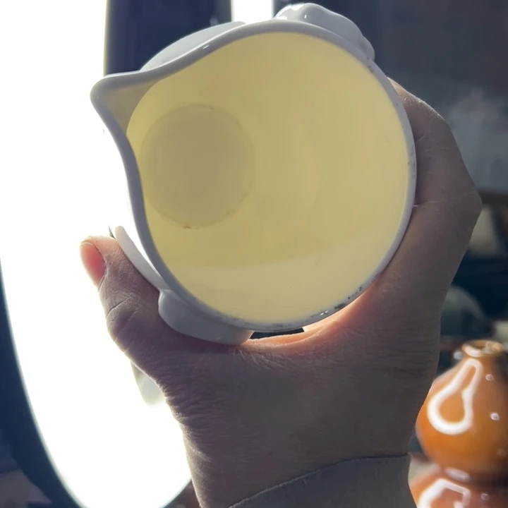 库存尾货骨瓷奶杯一个