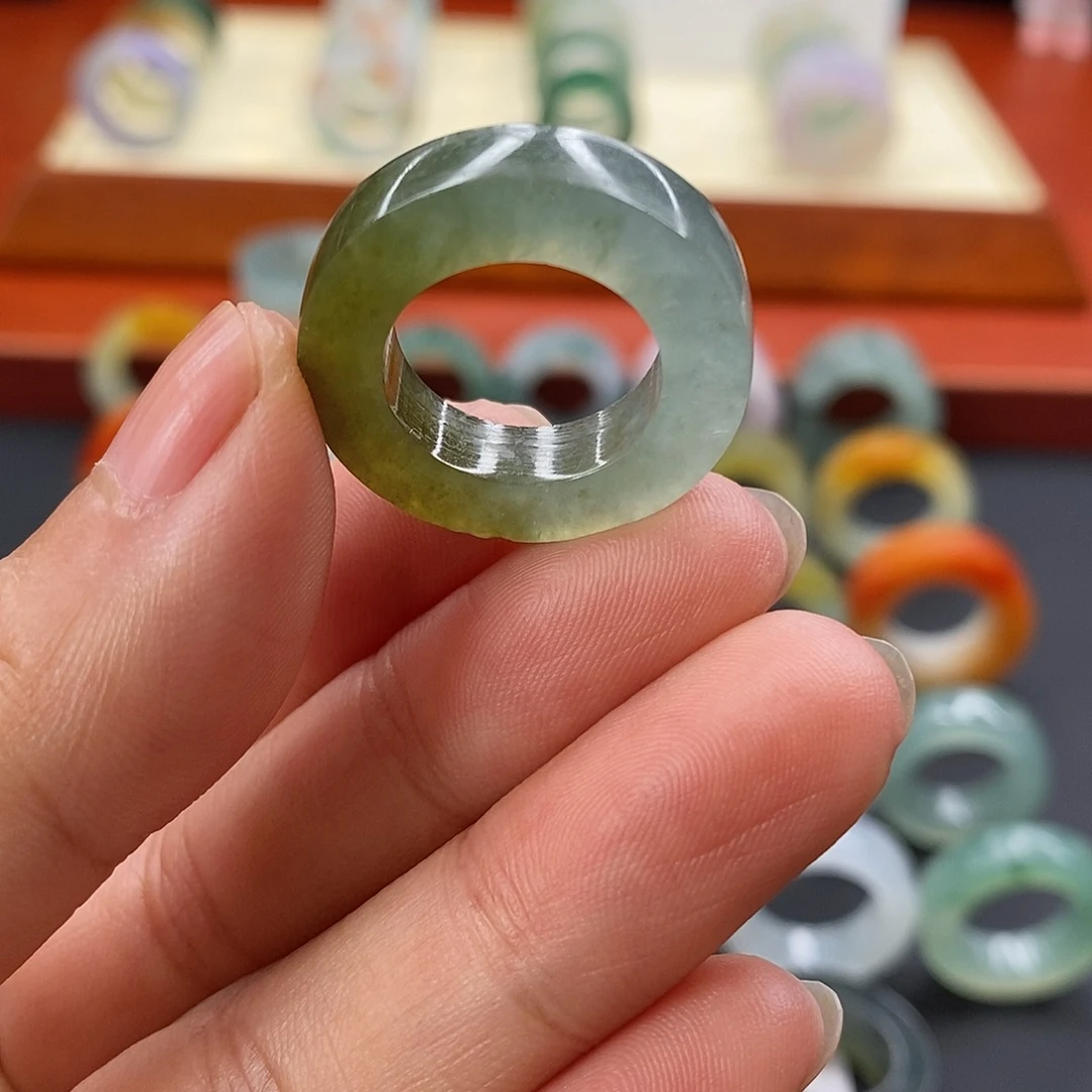 定制翡翠未镶嵌翡翠