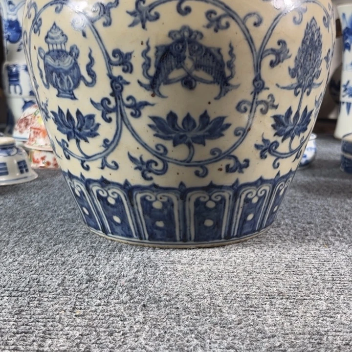 不***茶摆件一个青花的小罐子