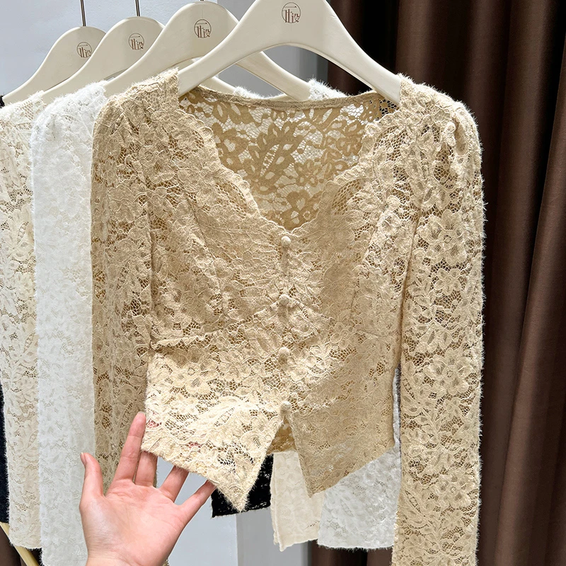 2025秋季咖色长袖低领口短款蕾丝衫上衣女内搭磨毛网纱薄款打底衫