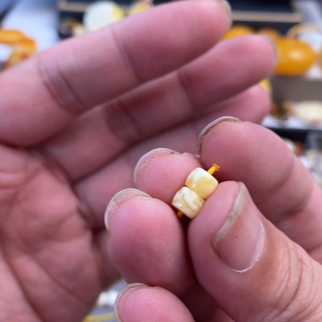 p***w未镶嵌蜜蜡裸石直切虎皮