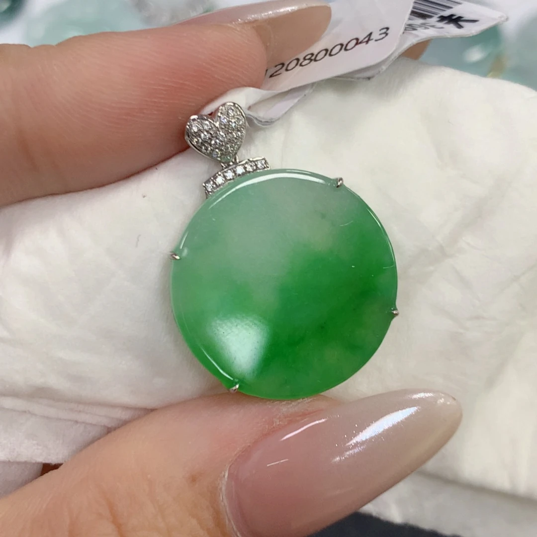 颈饰18K金镶嵌翡翠